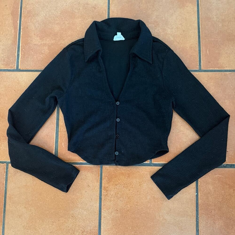 Black Buttoned Collared Cropped Long Sleeve Sweater Top